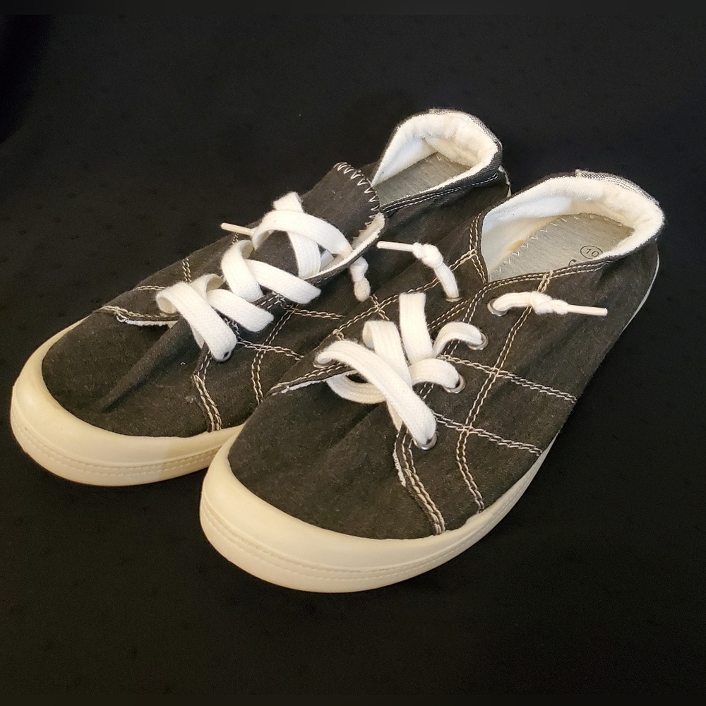 Womens size 10 grey shoes